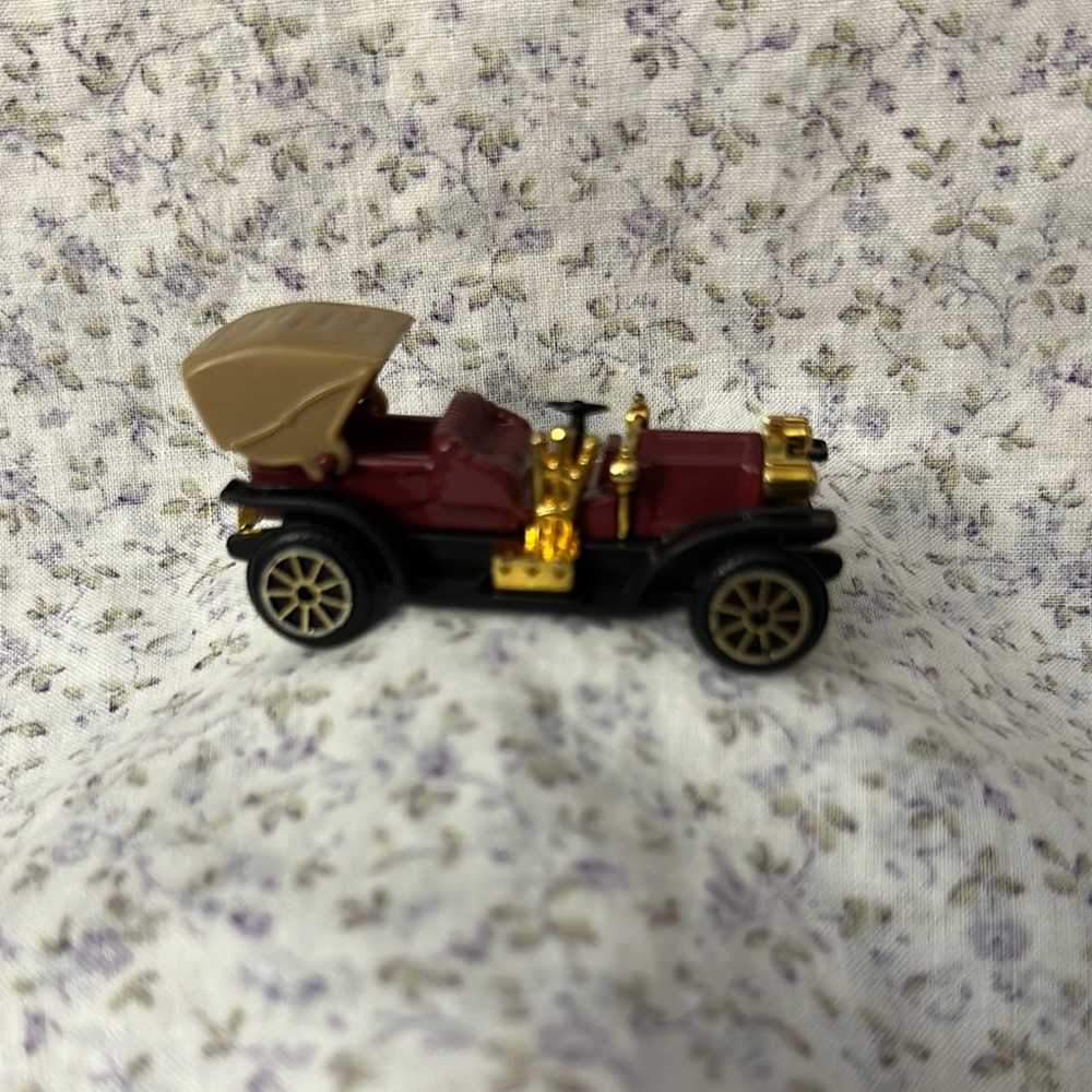 Classic Vintage Victoria Toy Car